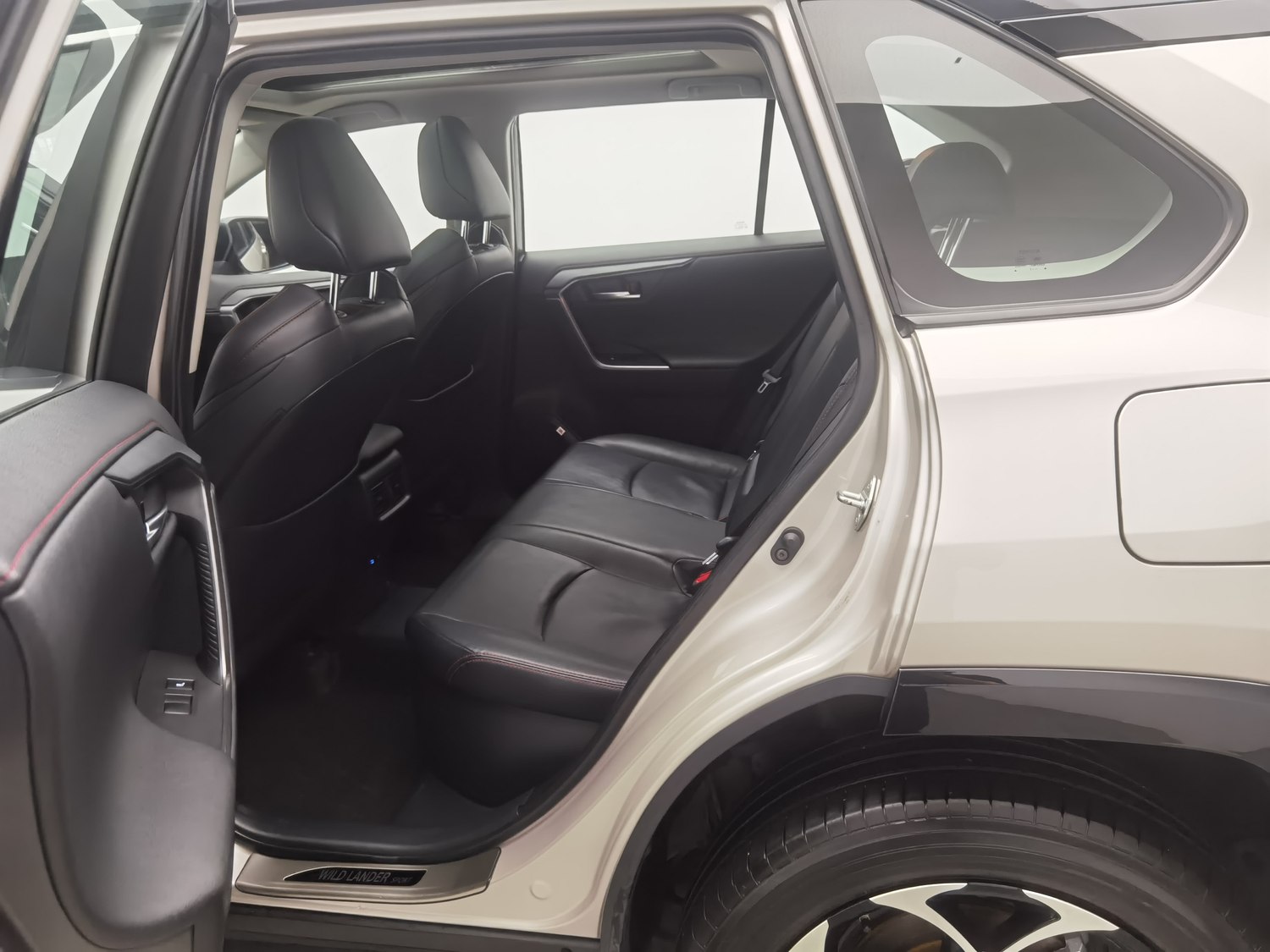 Used Toyota Wildlander EV 2021 2.5 AT