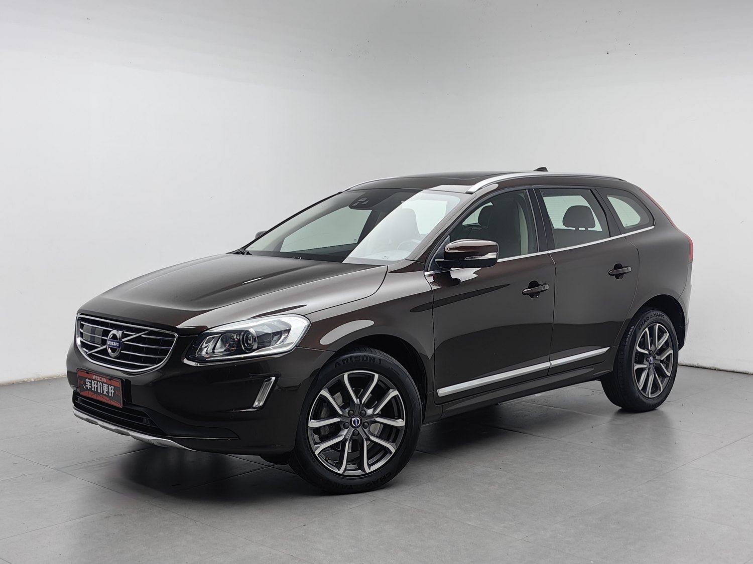 Used Volvo XC60 2017 2.0 AT