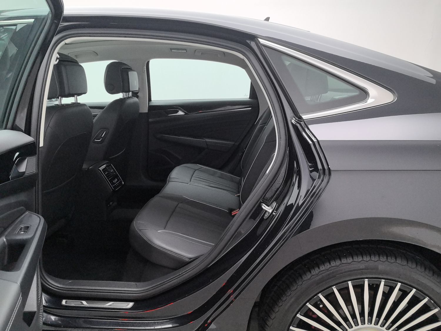 Used Volkswagen Passat 2024 2.0 AT