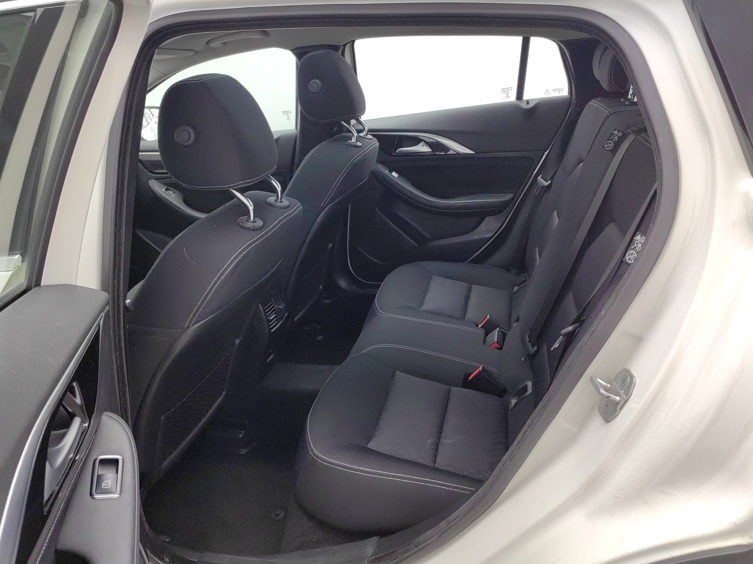 Used Infiniti QX30 2017 1.6 AT