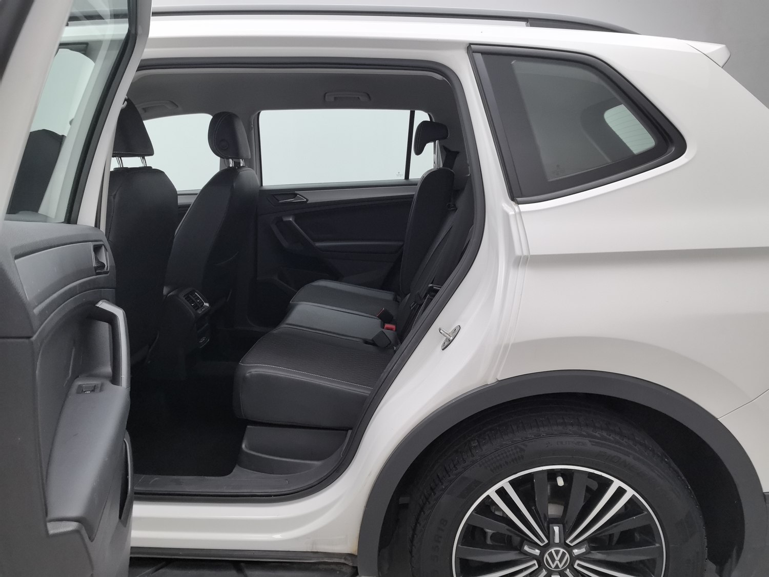 Used Volkswagen Tiguan L 2021 2.0 AT