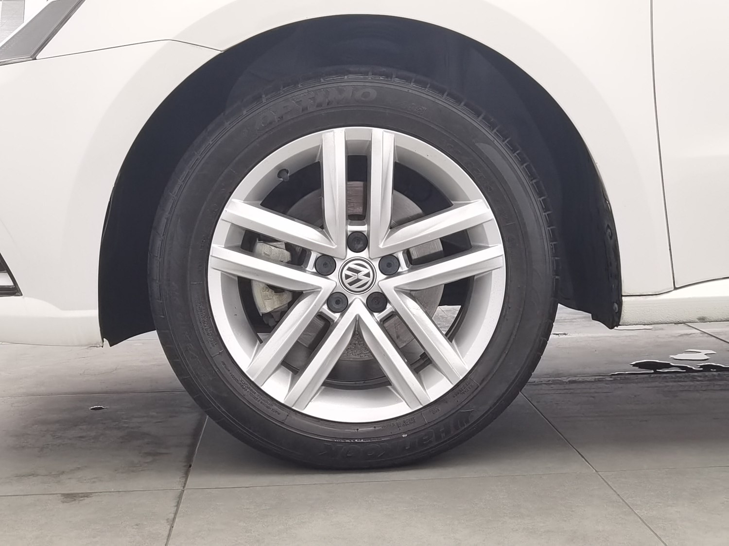Used Volkswagen Gran Lavida 2015 1.6 AT