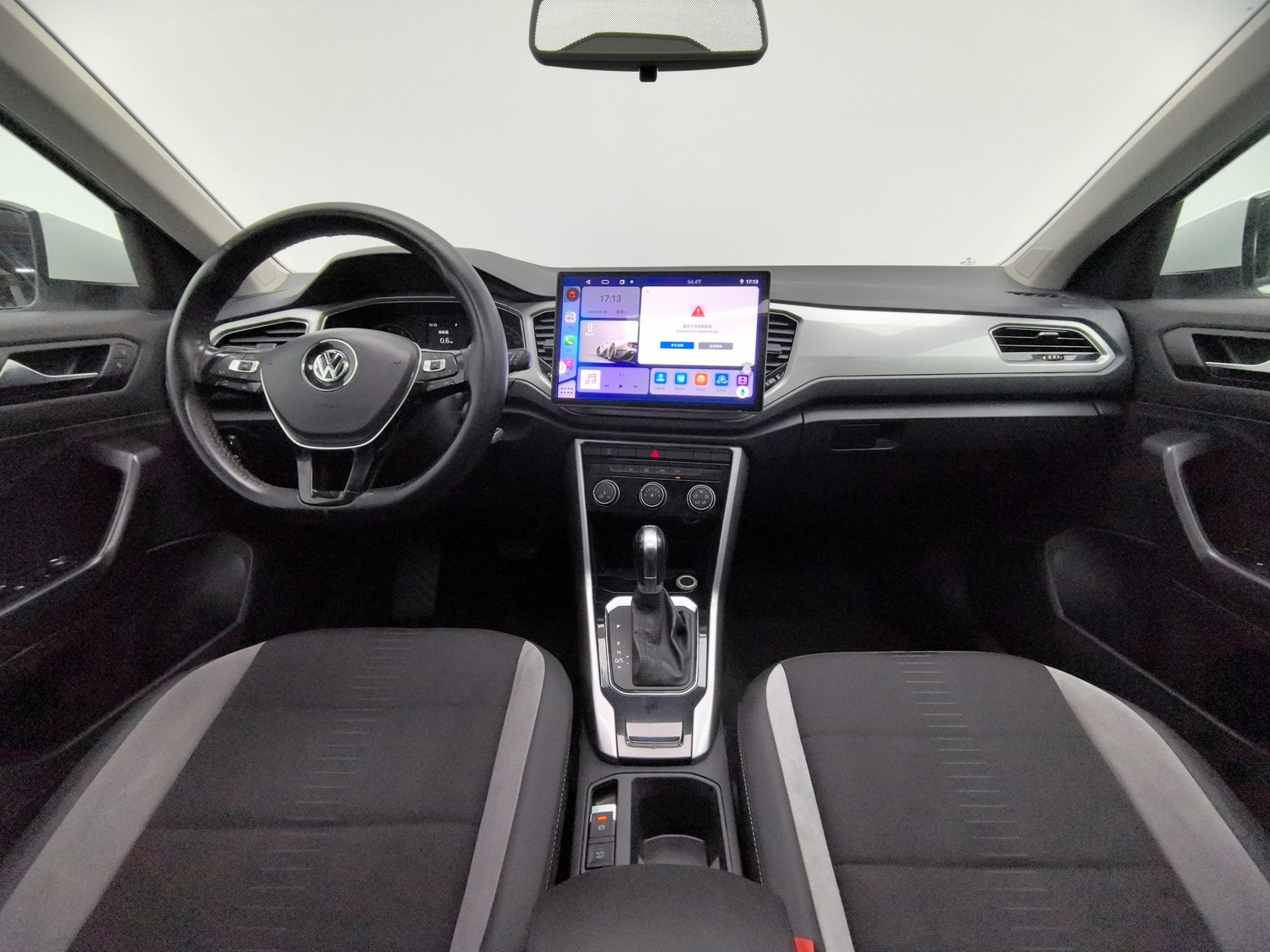 Used Volkswagen T-Roc 2019 1.4 AT