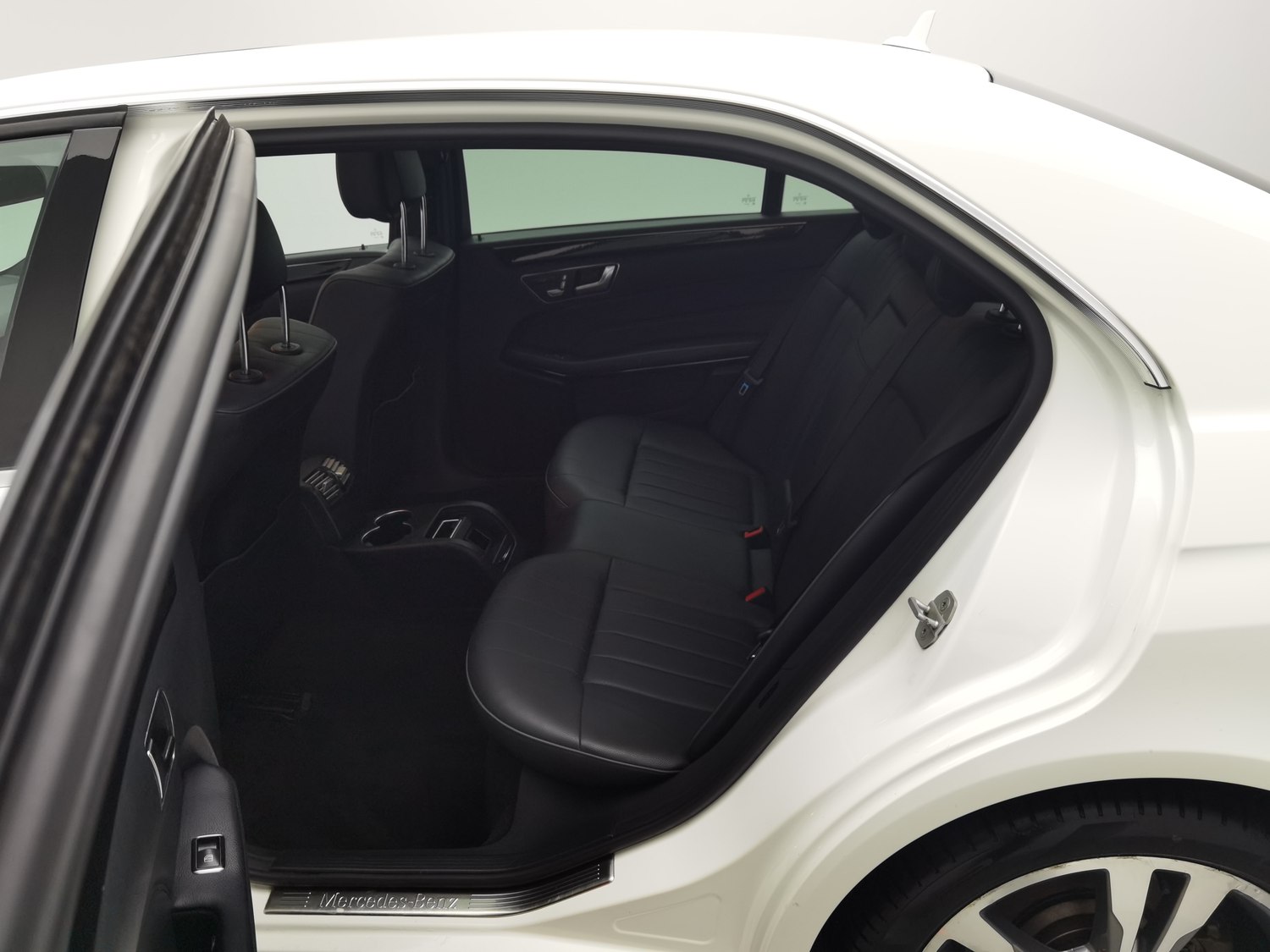 Used Mercedes-Benz E-Class 2015 2.0 AT