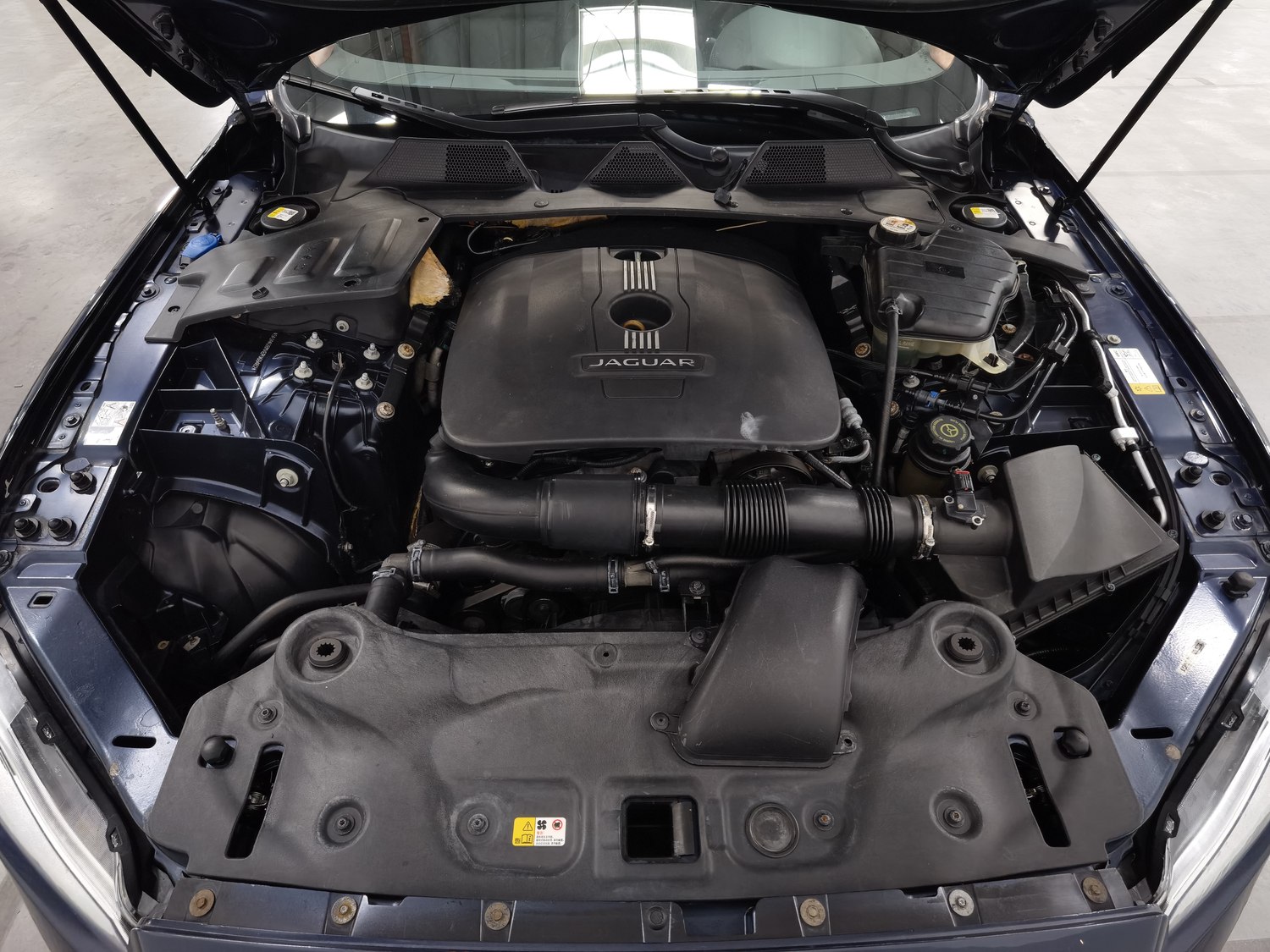 Used Jaguar XJ 2014 2.0 AT
