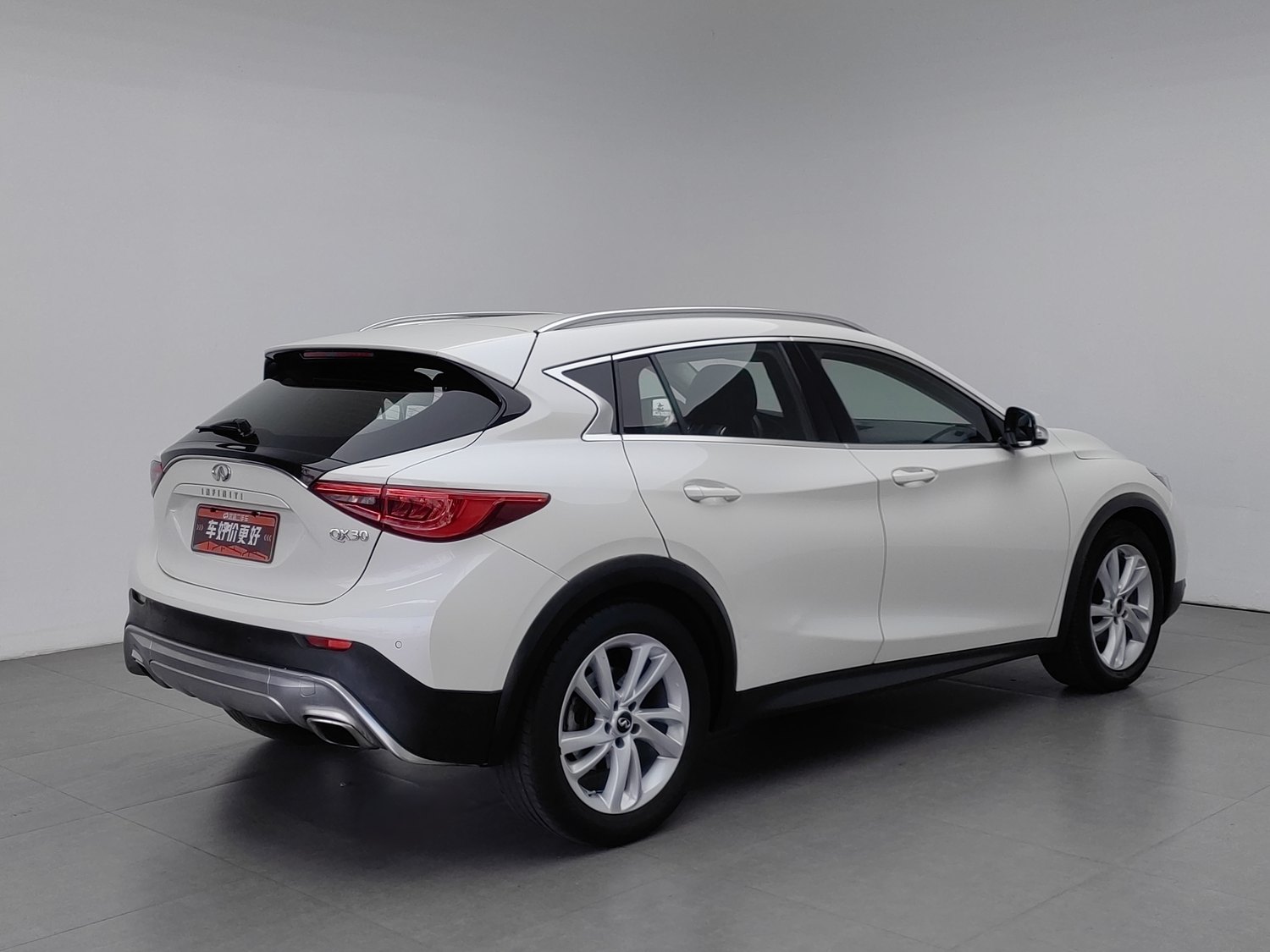 Used Infiniti QX30 2017 1.6 AT