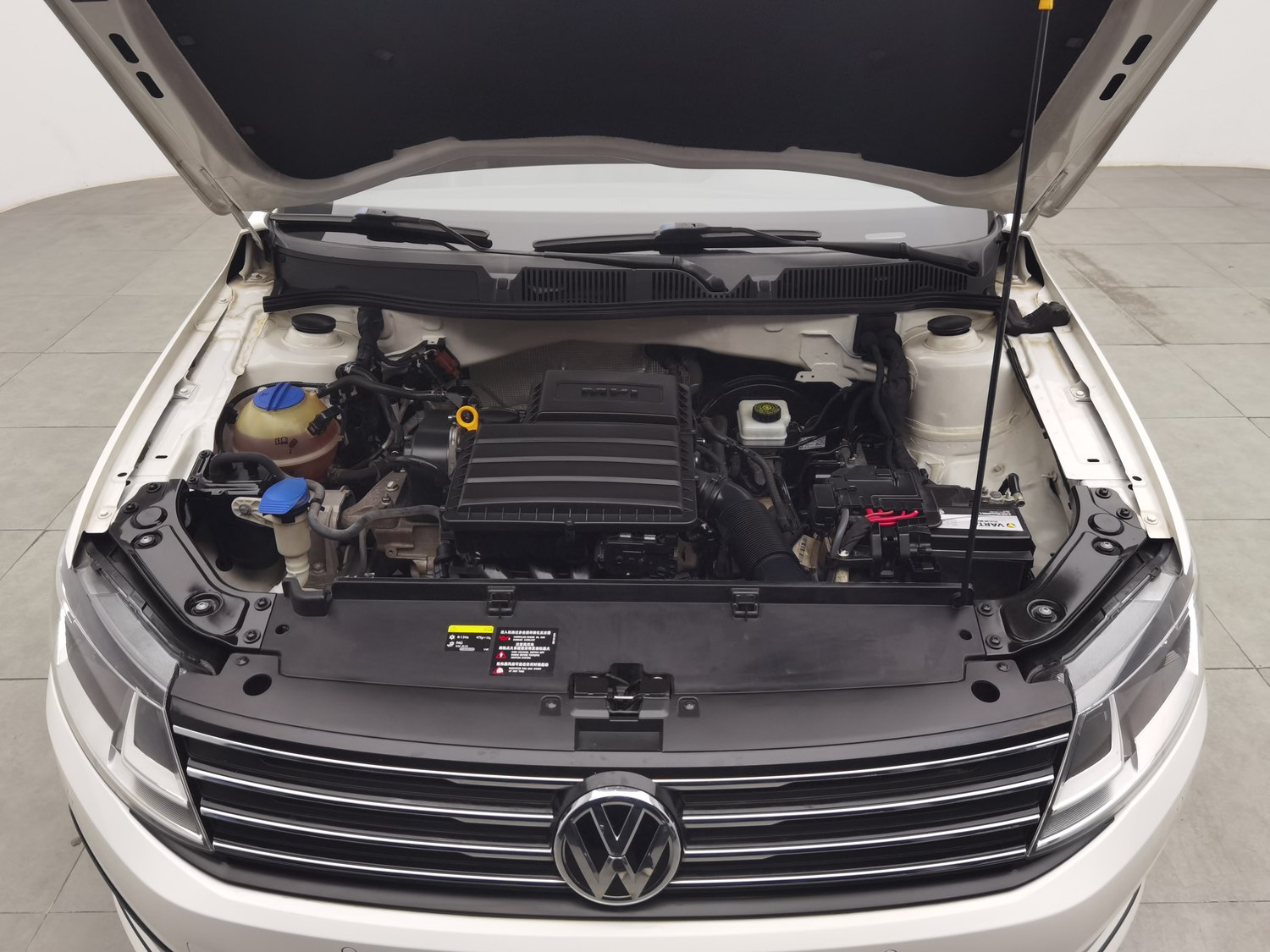 Used Volkswagen Gran Lavida 2015 1.6 AT