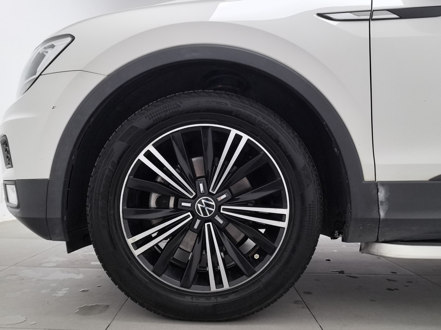 Used Volkswagen Tiguan L 2021 2.0 AT