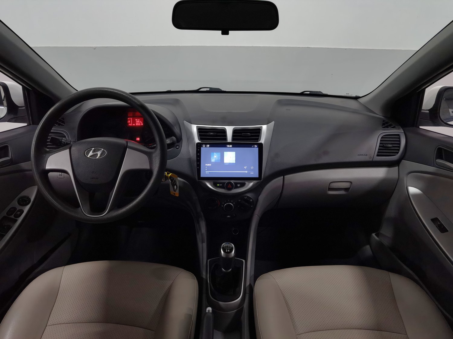 Used Hyundai Reina 2016 1.4 MT