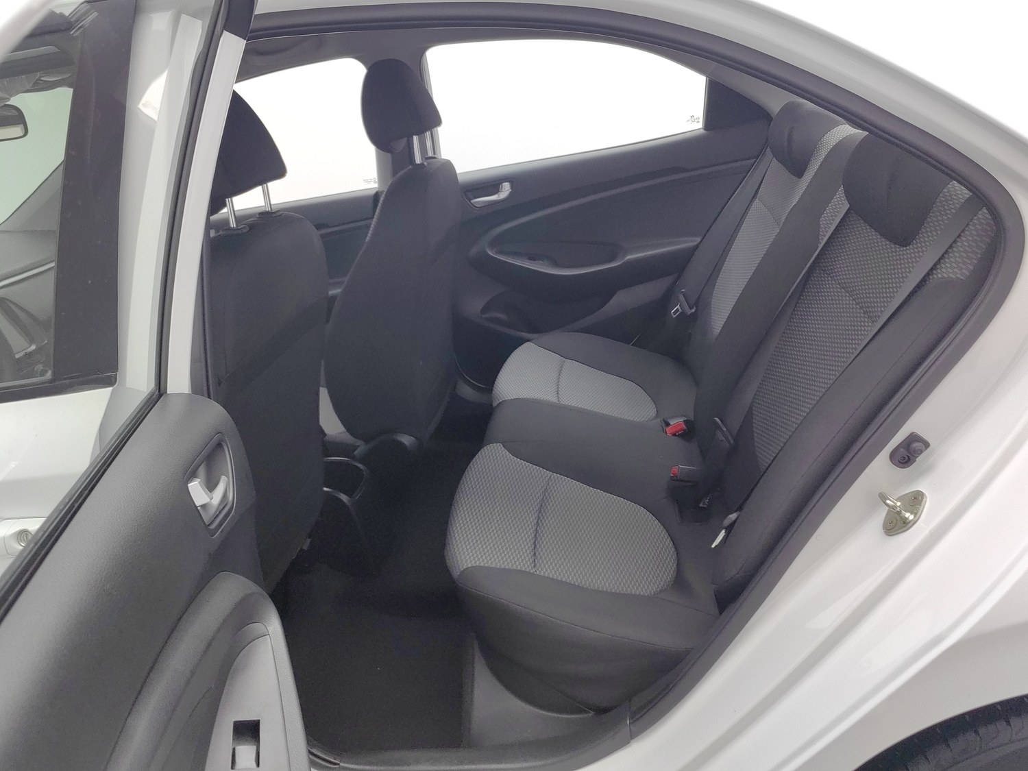 Used Hyundai Reina 2017 1.4 MT