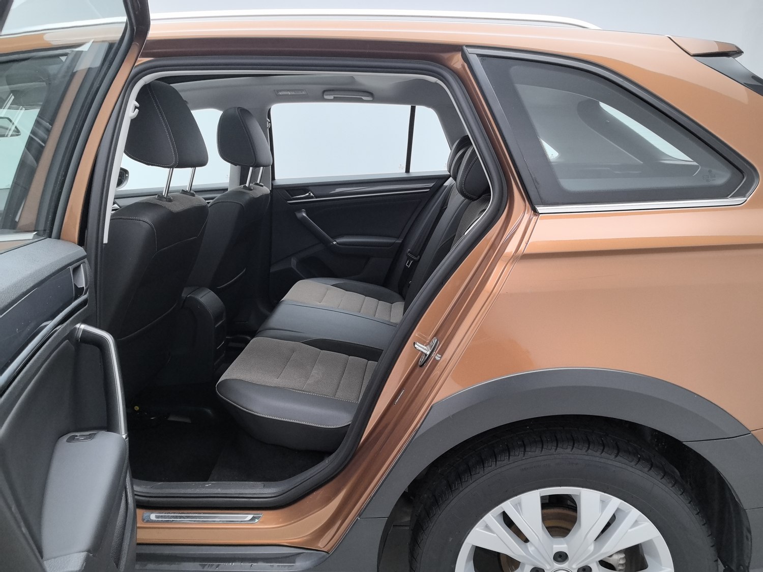 Used Volkswagen C-Trek 2018 1.4 AT