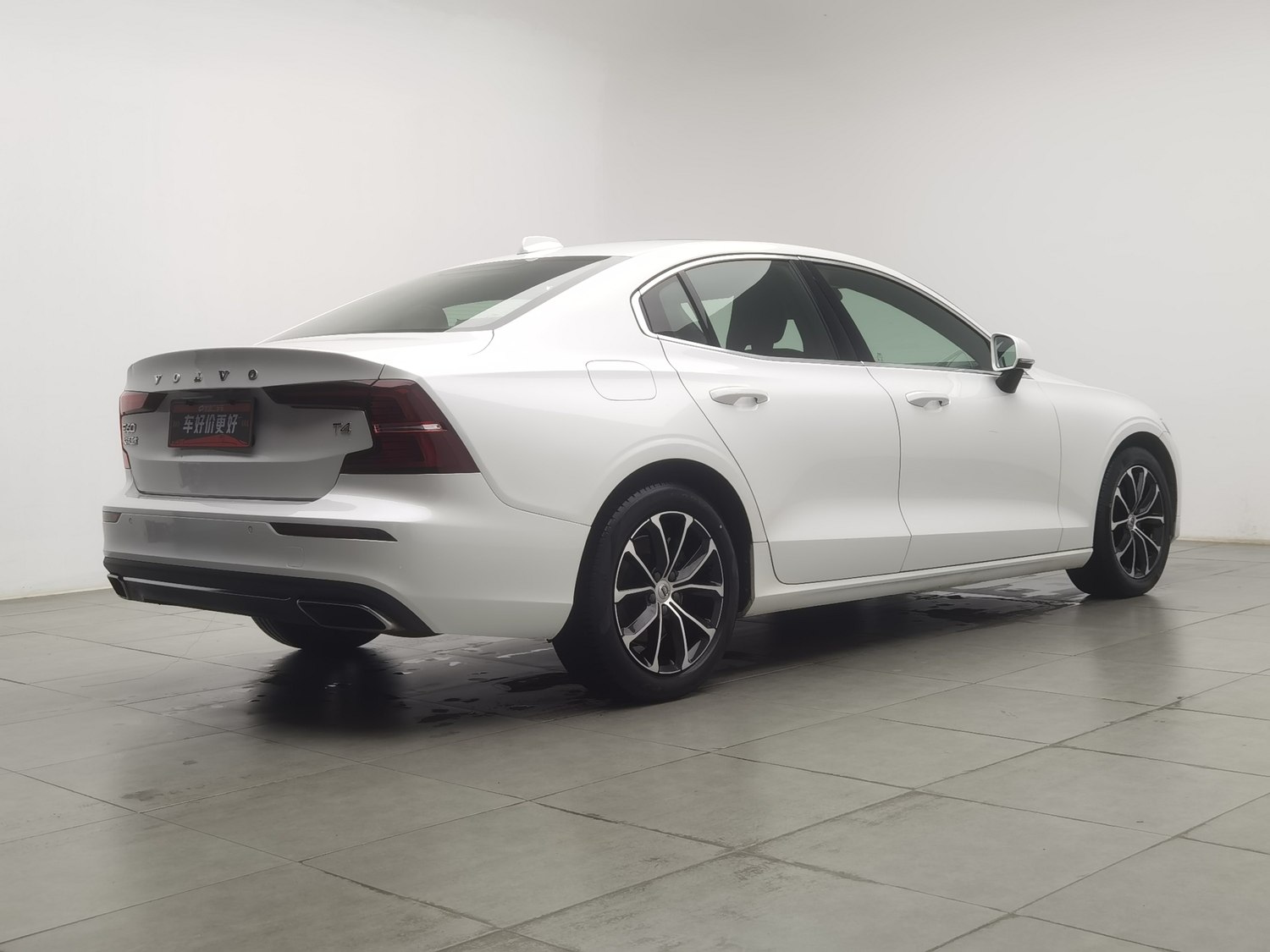Used Volvo S60 2021 2.0 AT