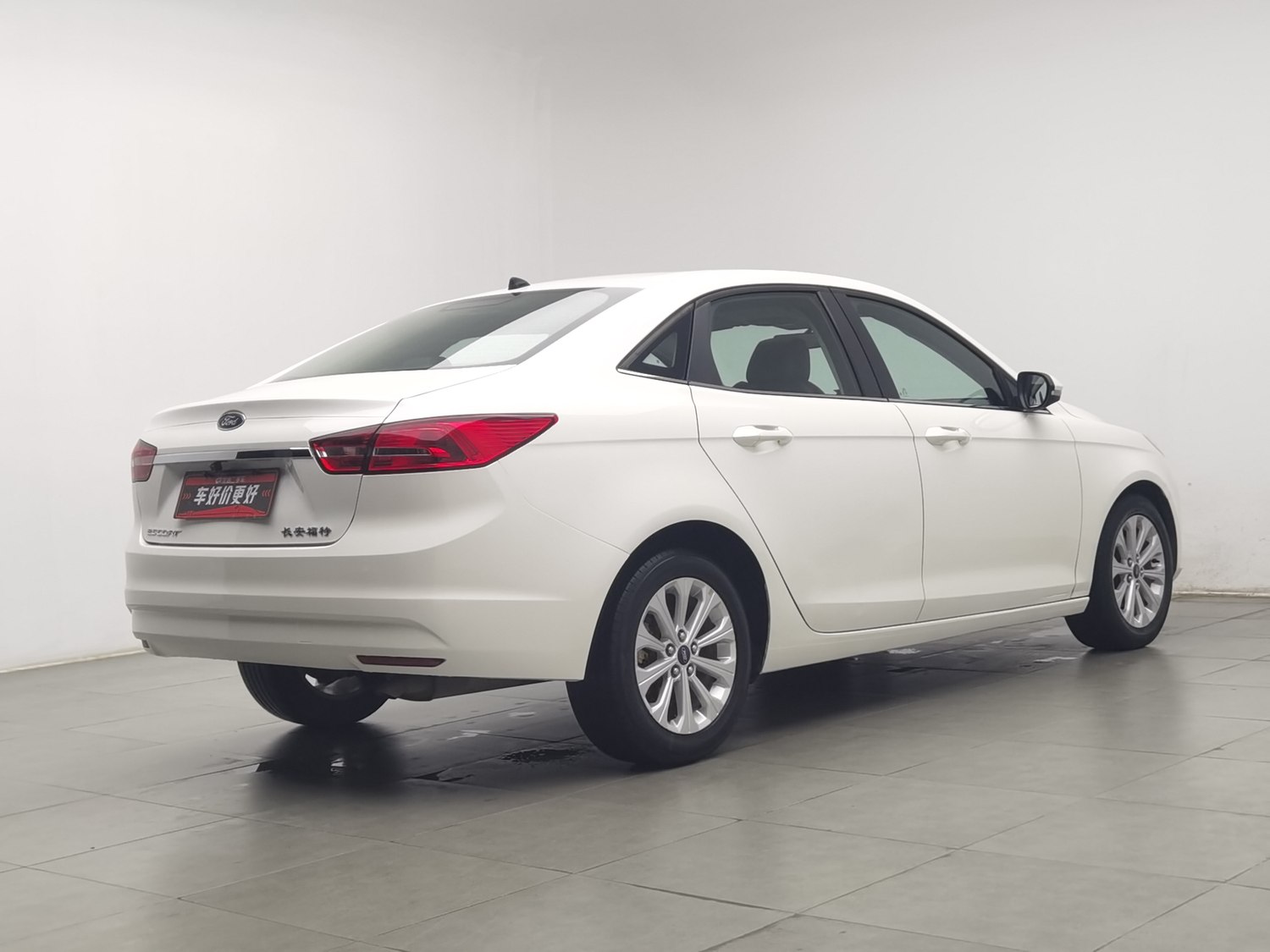 Used Ford Escort 2015 1.5 MT
