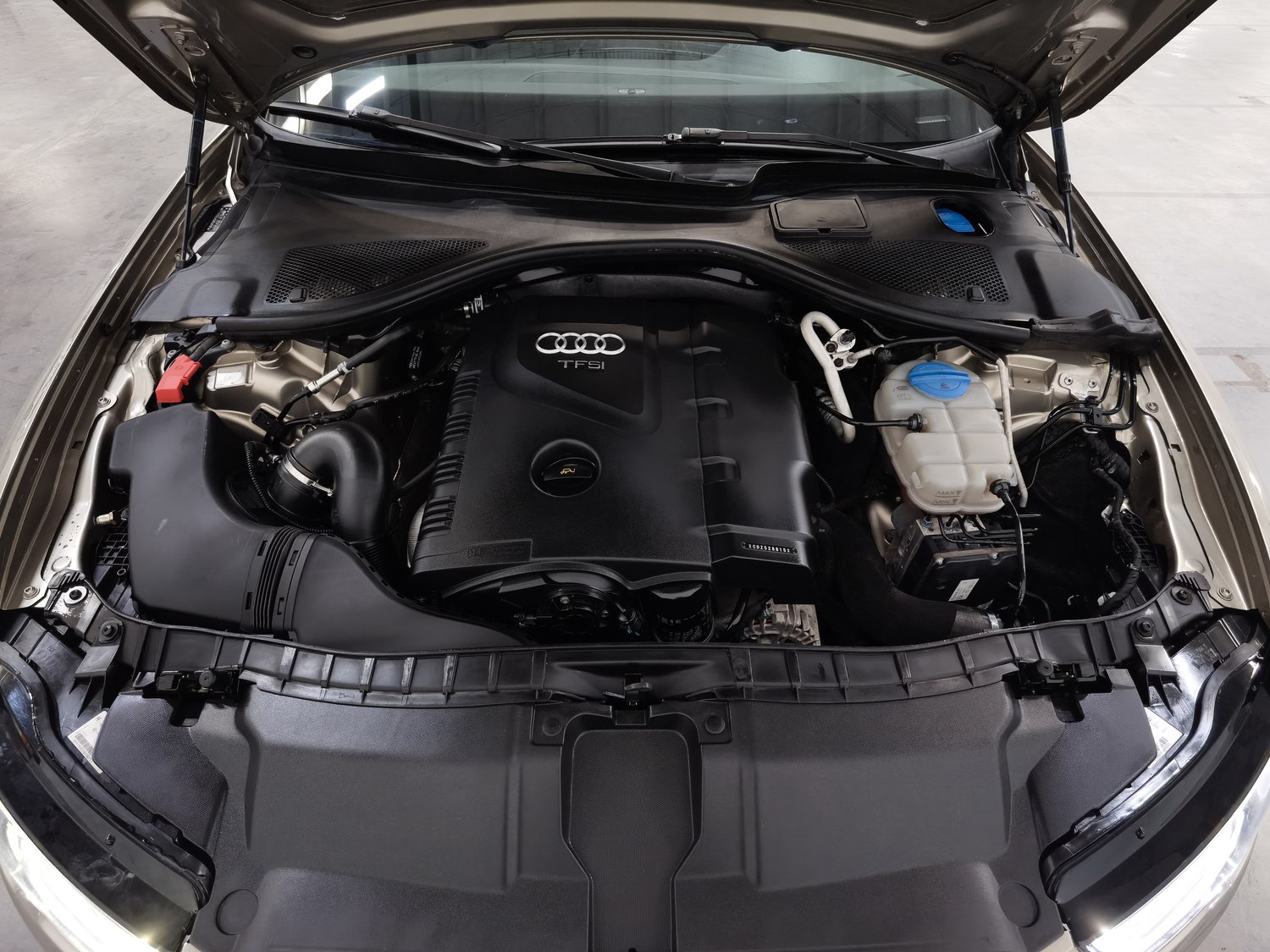 Used Audi A6L 2014 2.0 AT