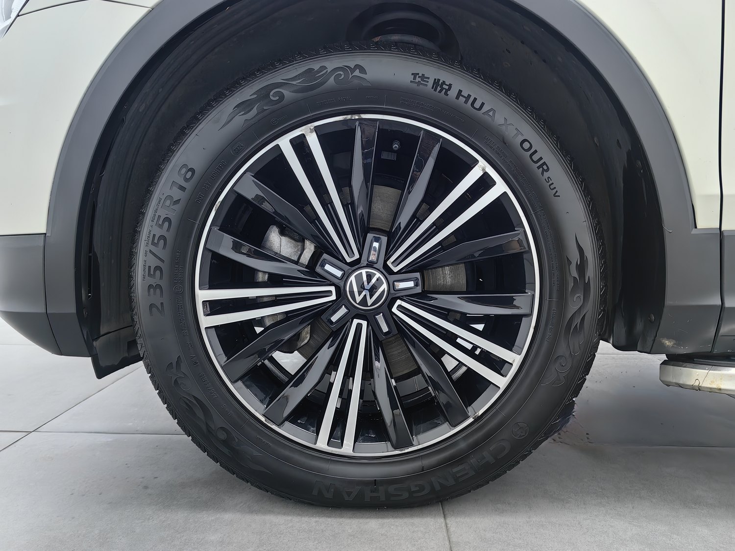 Used Volkswagen Tiguan L 2021 2.0 AT