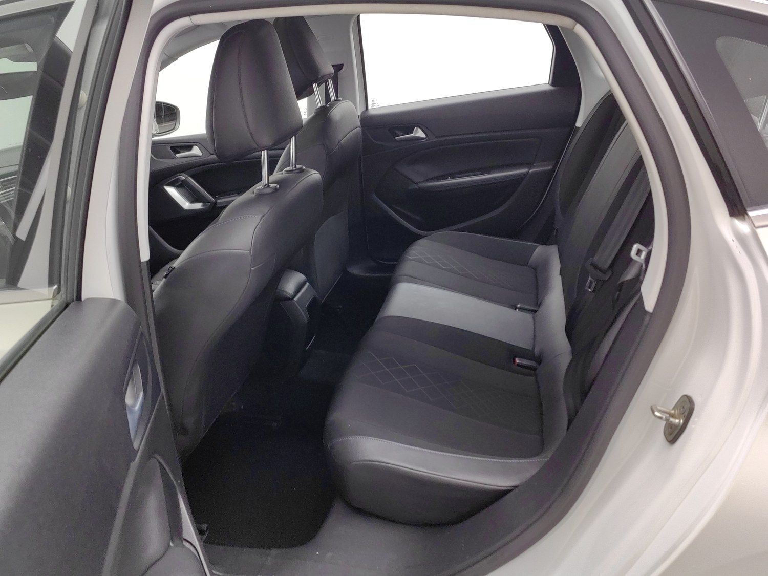 Used Peugeot 308 2016 1.6 AT