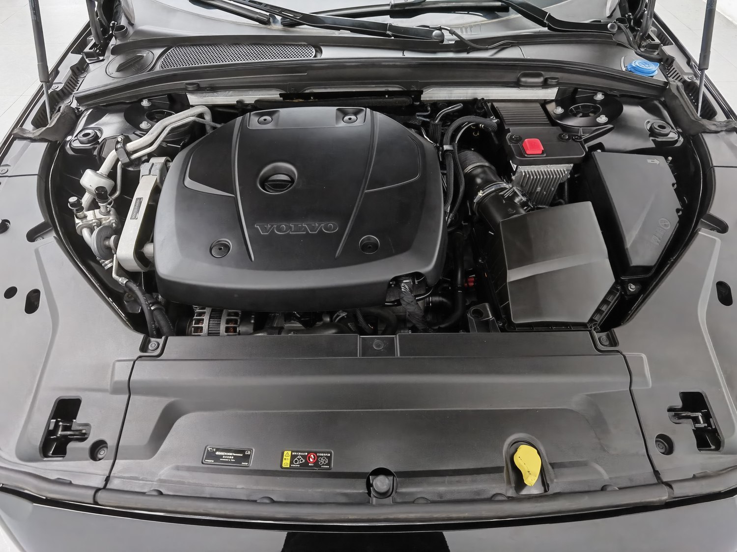 Used Volvo S90 2020 2.0 AT