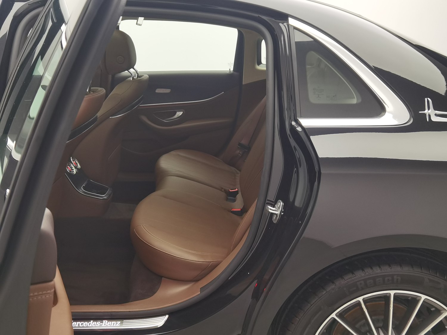 Used Mercedes-Benz E-Class 2022 2.0 AT