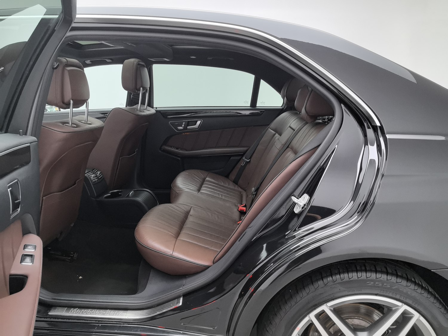 Used Mercedes-Benz E-Class 2015 2.0 AT