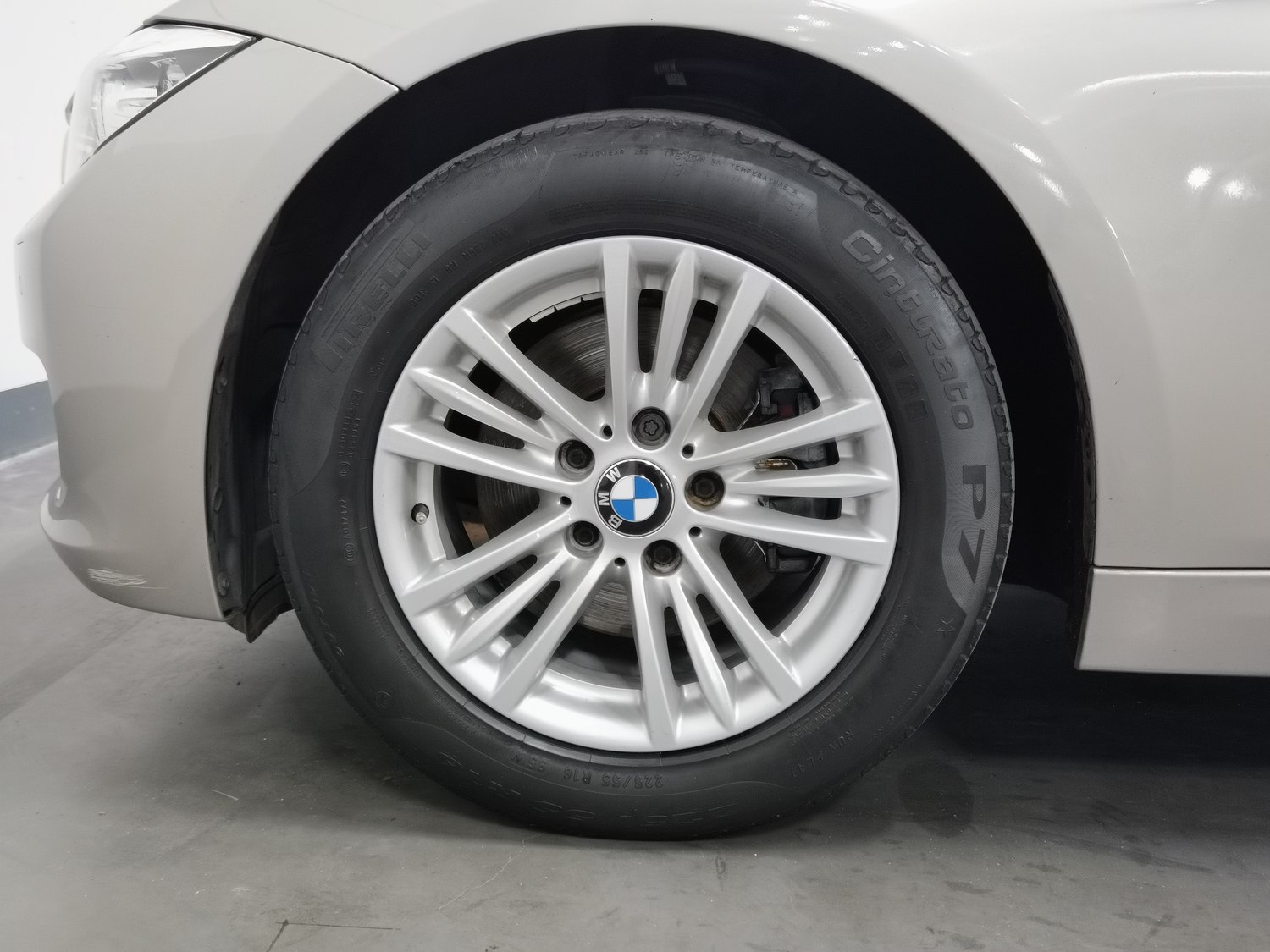 Used BMW 3 Series 2013 2.0 AT