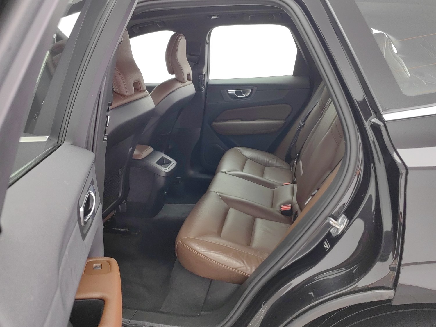 Used Volvo XC60 2023 2.0 AT