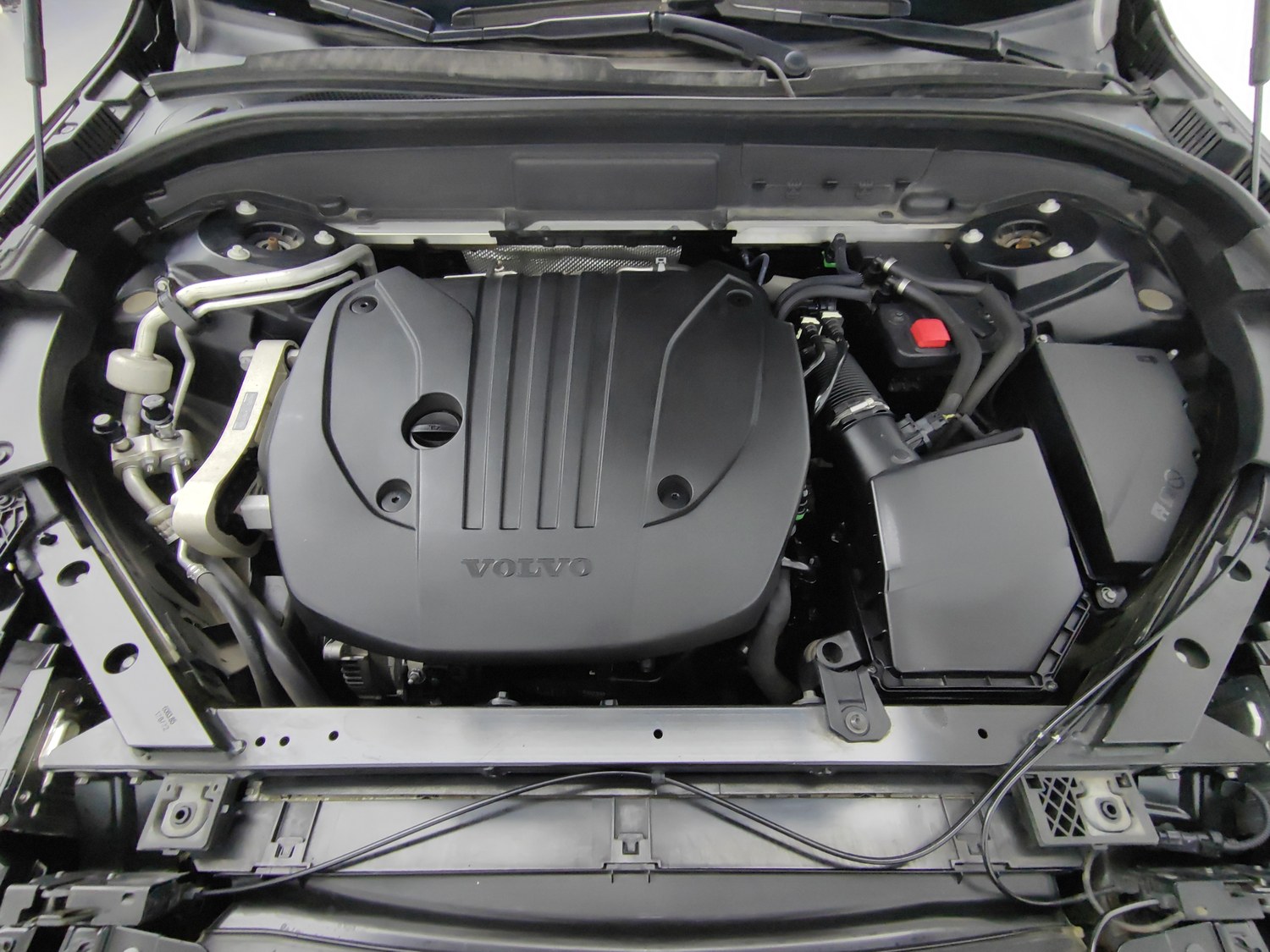 Used Volvo XC60 2023 2.0 AT