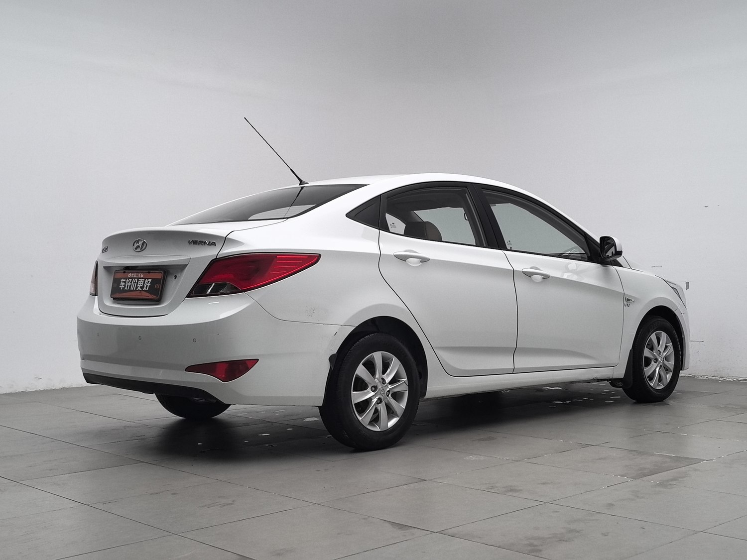 Used Hyundai Reina 2014 1.4 MT