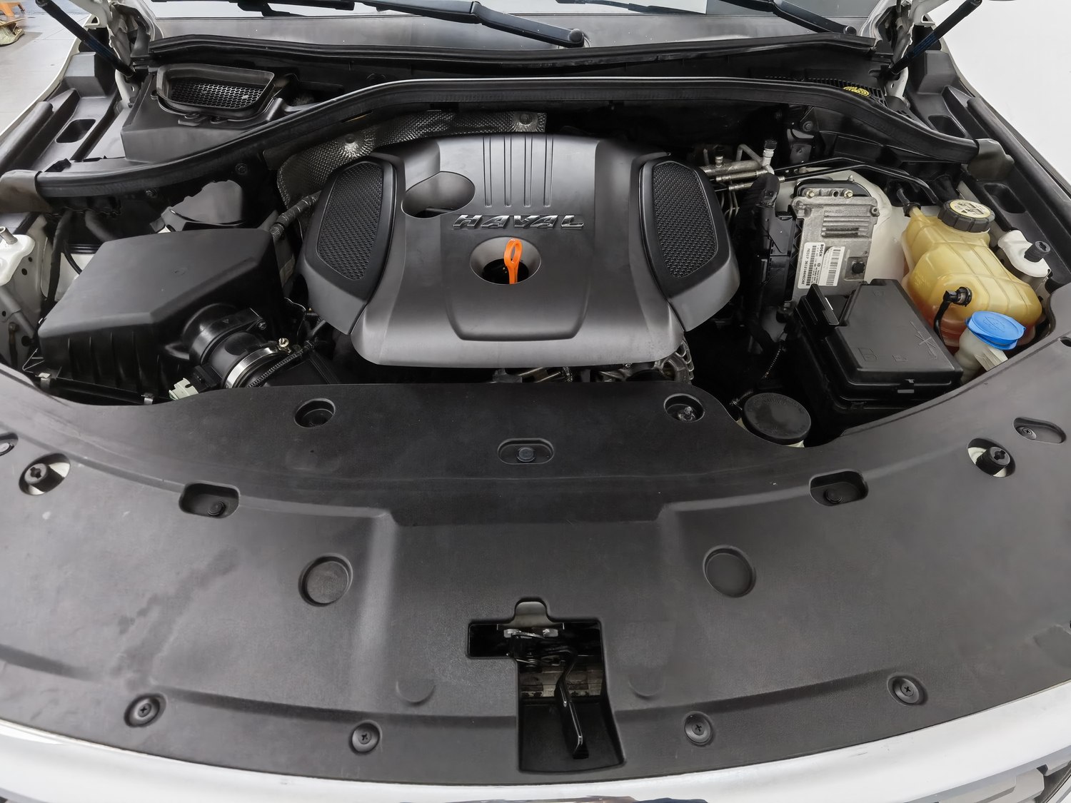 Used Haval H8 2017 2.0 AT
