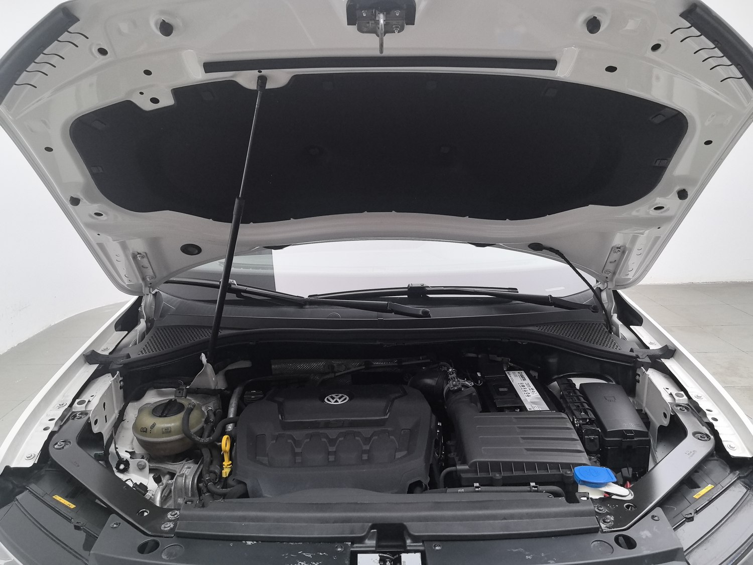 Used Volkswagen Tiguan L 2018 2.0 AT