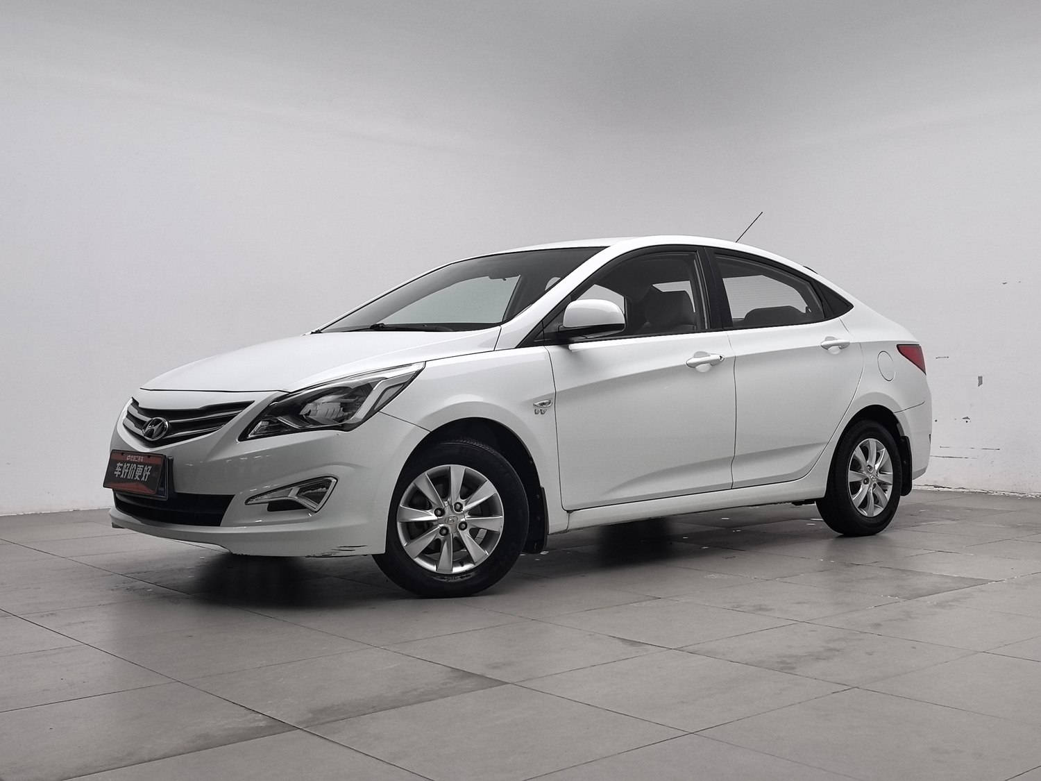 Used Hyundai Reina 2014 1.4 MT