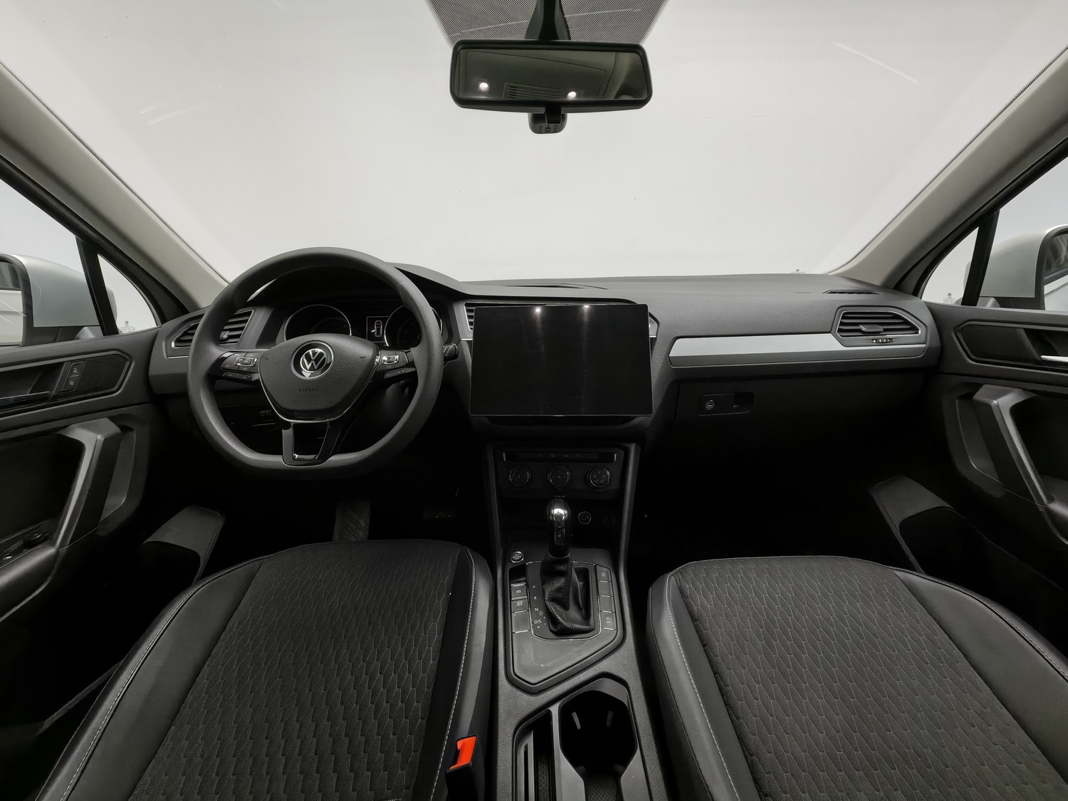 Used Volkswagen Tiguan L 2021 2.0 AT
