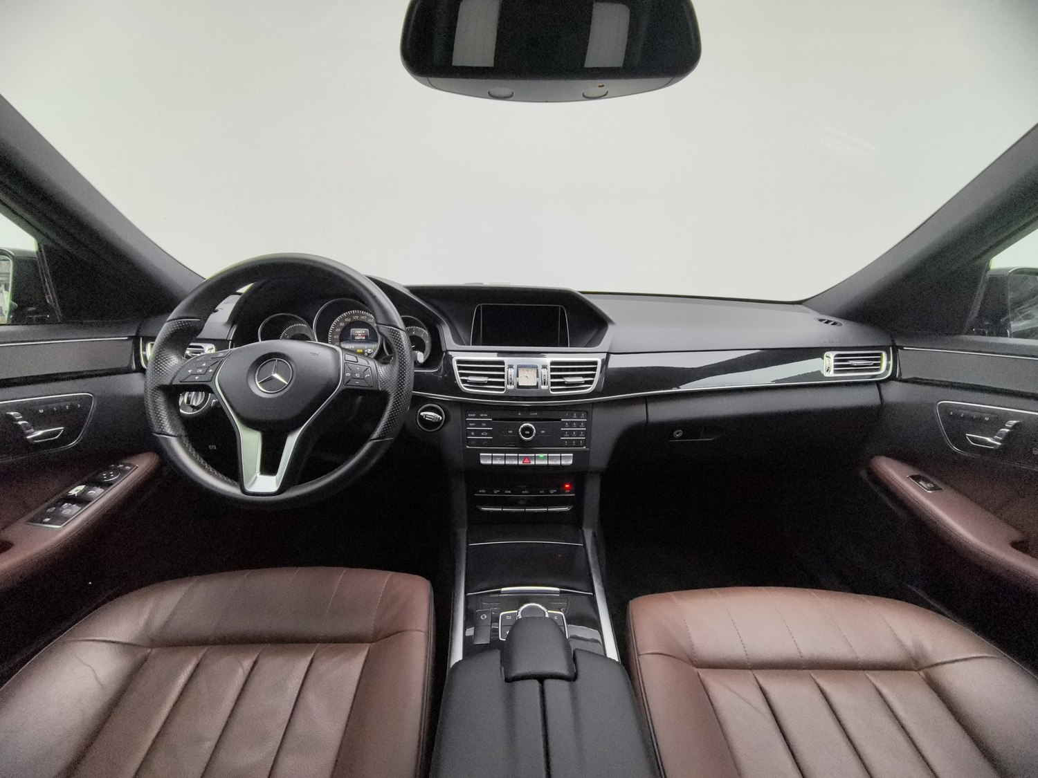 Used Mercedes-Benz E-Class 2015 2.0 AT