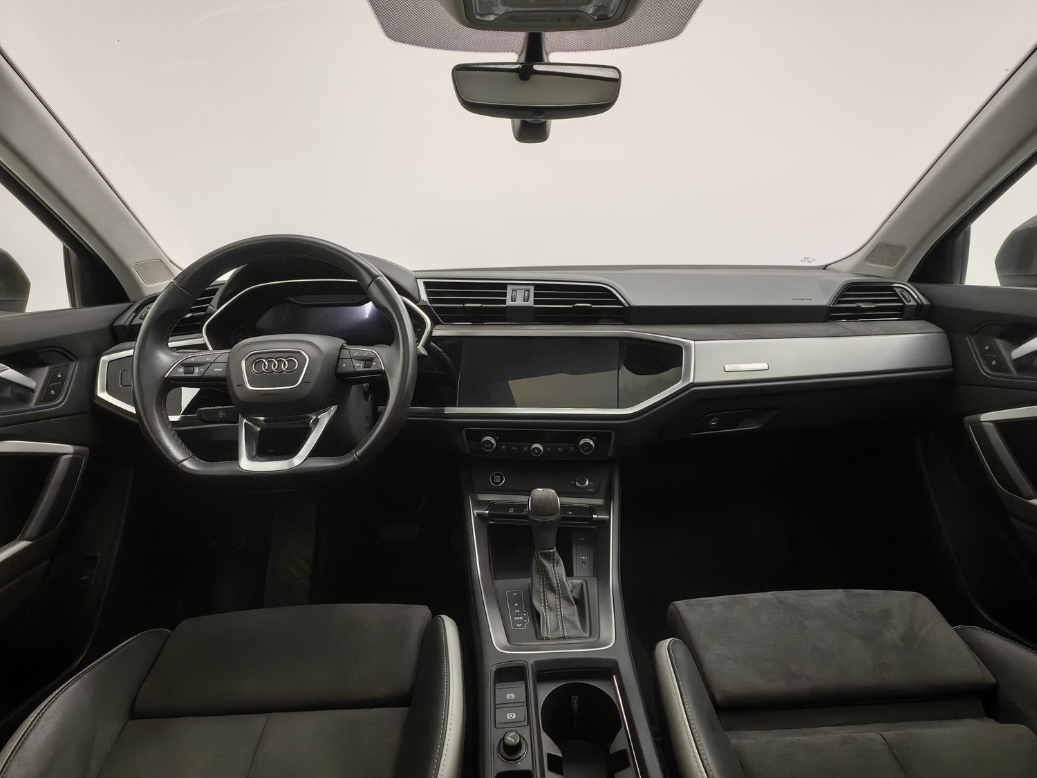 Used Audi Q3 2023 1.4 AT