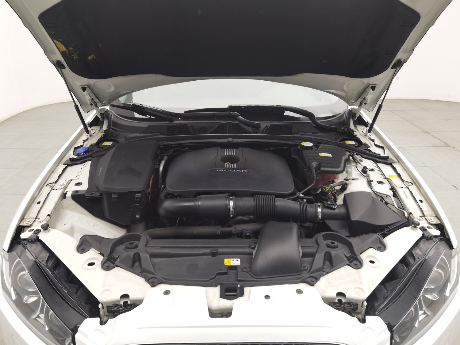 Used Jaguar XF 2015 2.0 AT