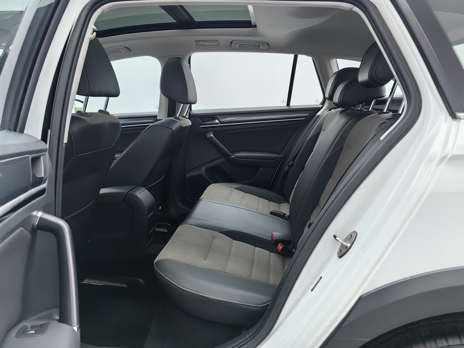 Used Volkswagen C-Trek 2017 1.6 AT