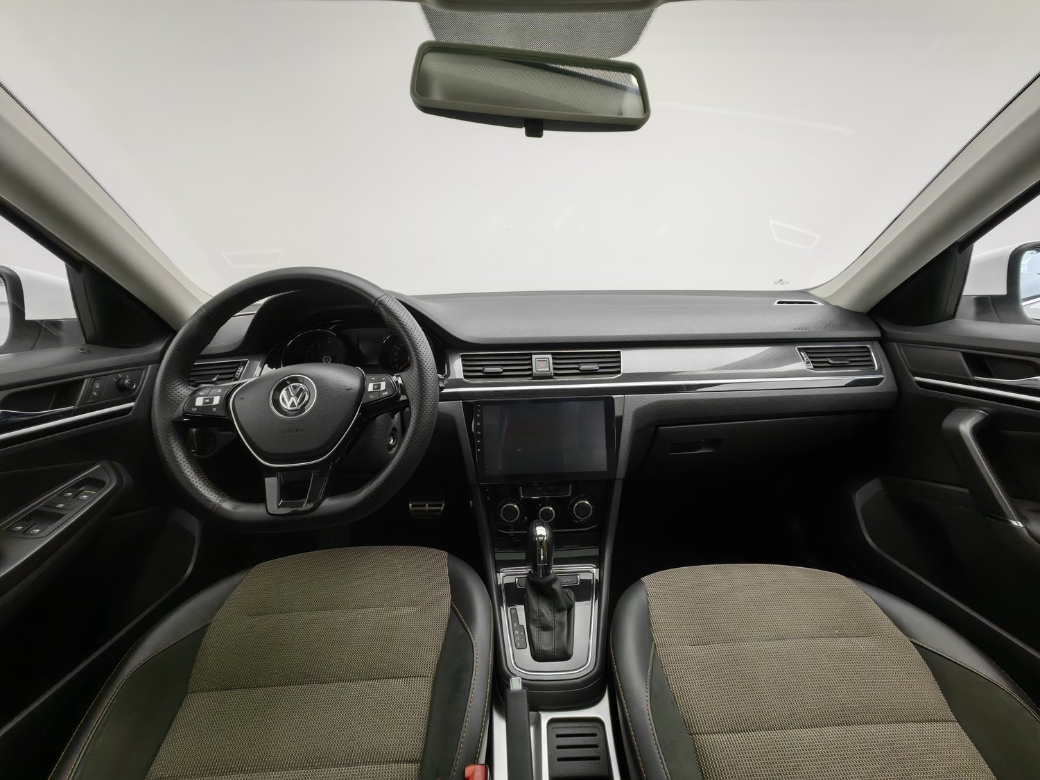 Used Volkswagen C-Trek 2017 1.6 AT