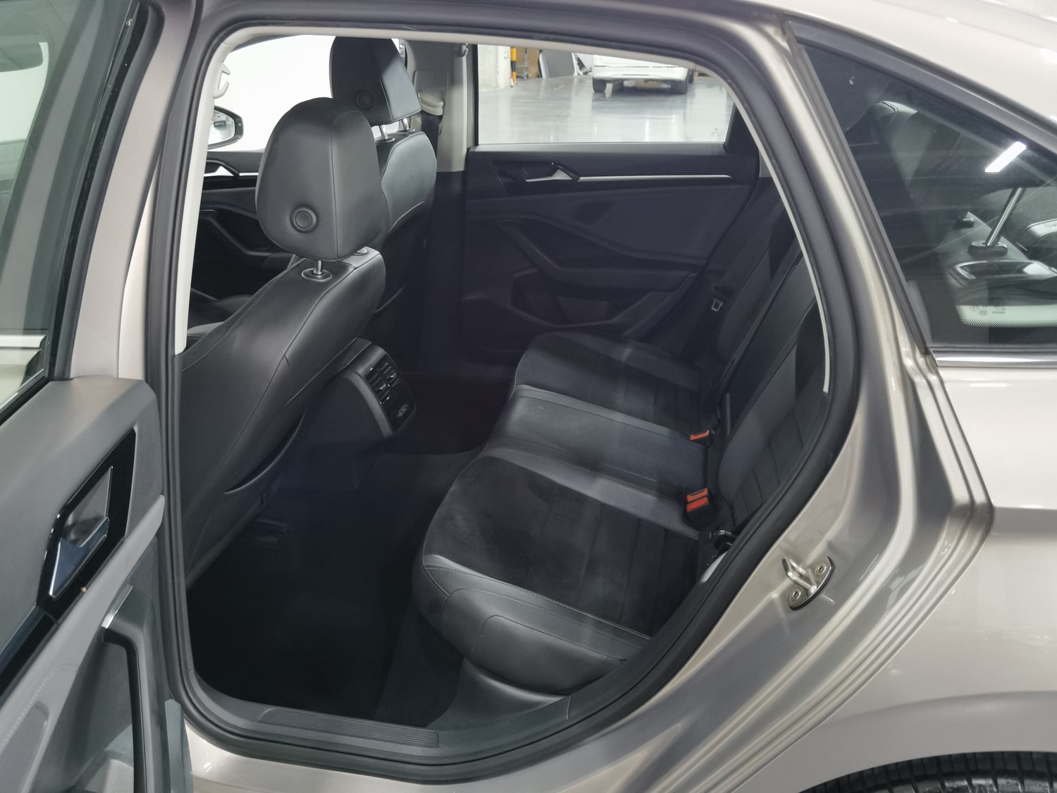Used Volkswagen Sagitar 2020 1.4 AT