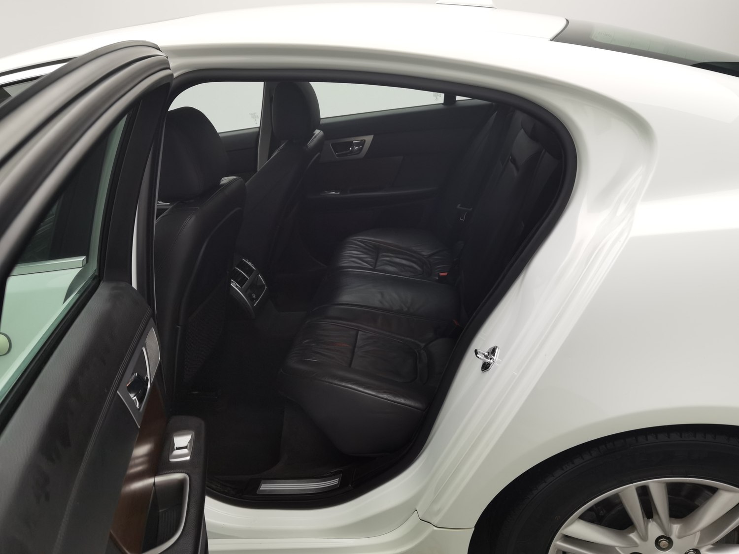 Used Jaguar XF 2015 2.0 AT