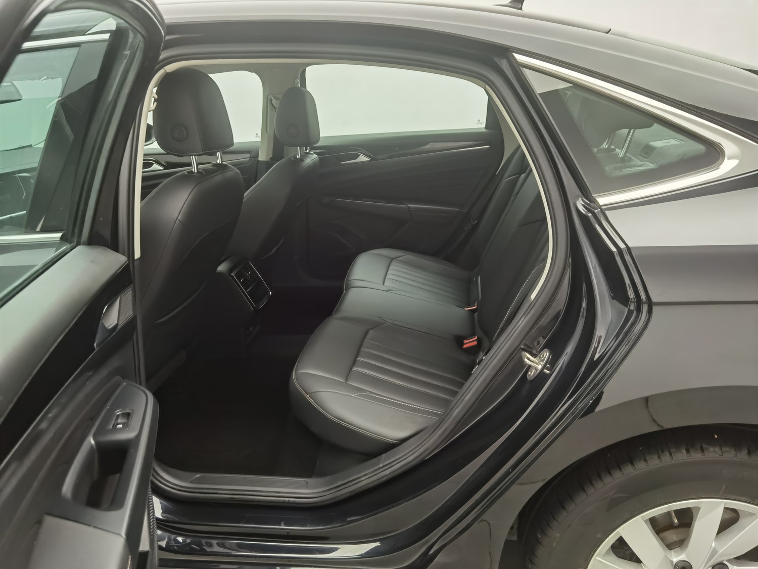 Used Volkswagen Passat 2022 1.4 AT