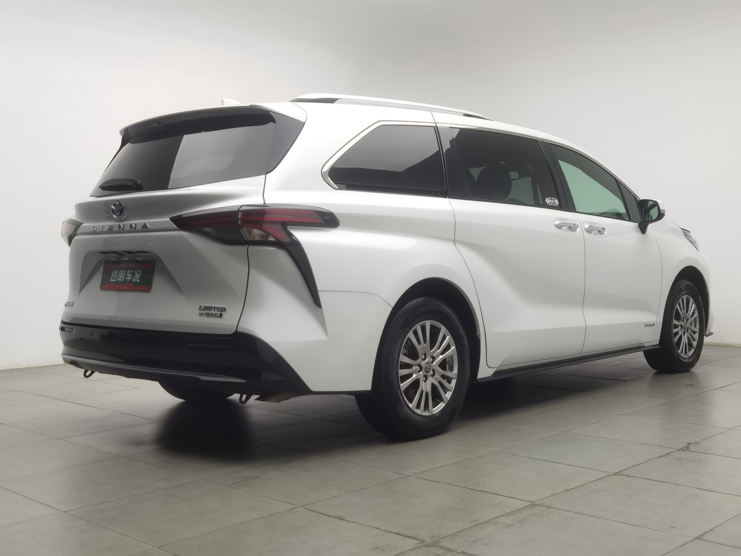 Used Toyota Sienna 2021 2.5 AT