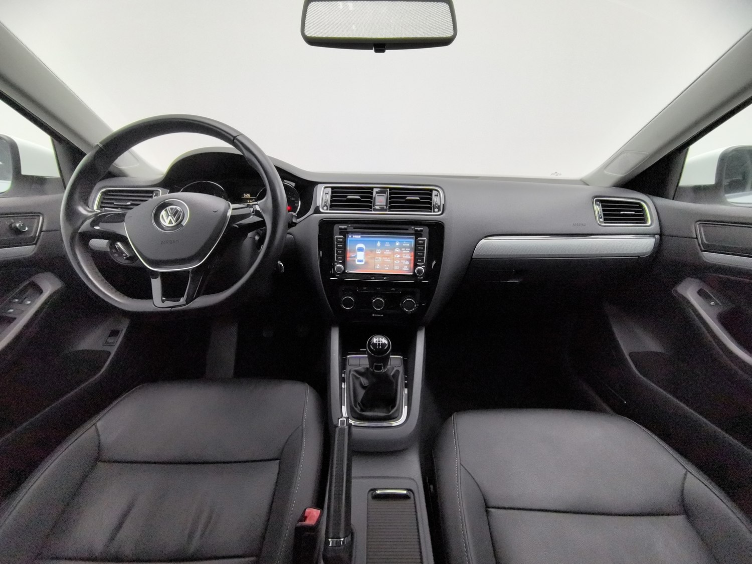 Used Volkswagen Sagitar 2015 1.6 MT