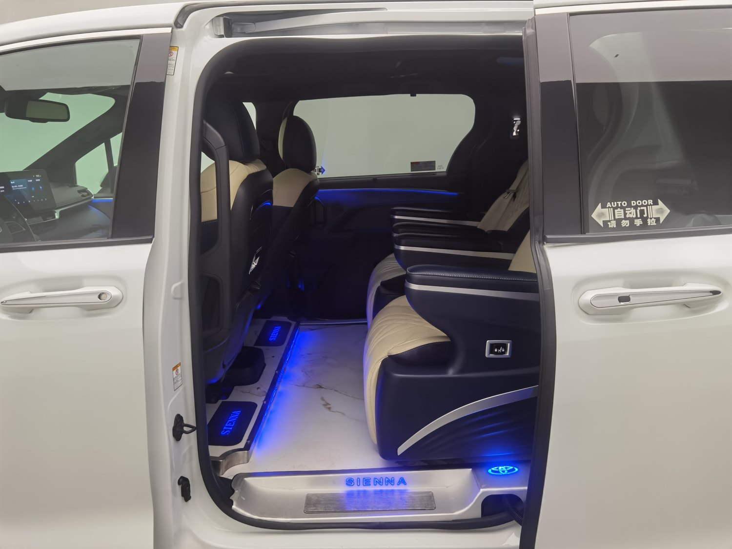 Used Toyota Sienna 2021 2.5 AT