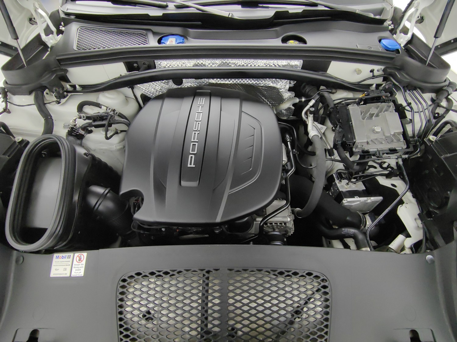 Used Porsche Macan 2020 2.0 AT