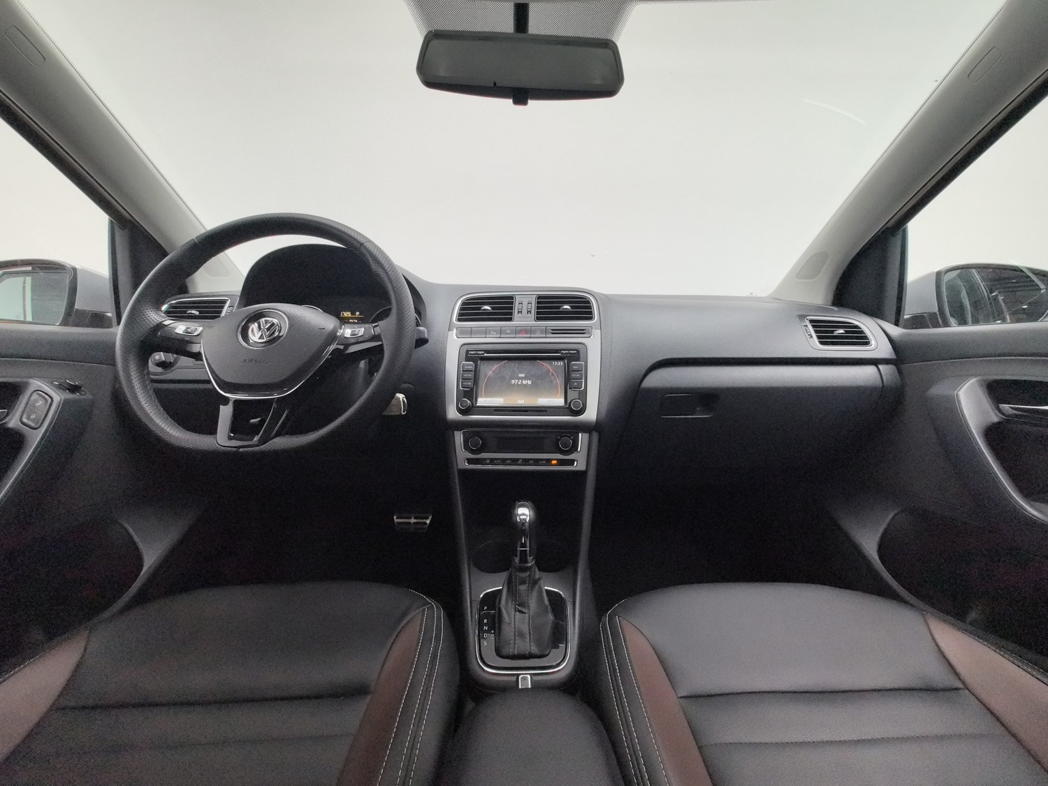 Used Volkswagen Polo 2014 1.6 AT