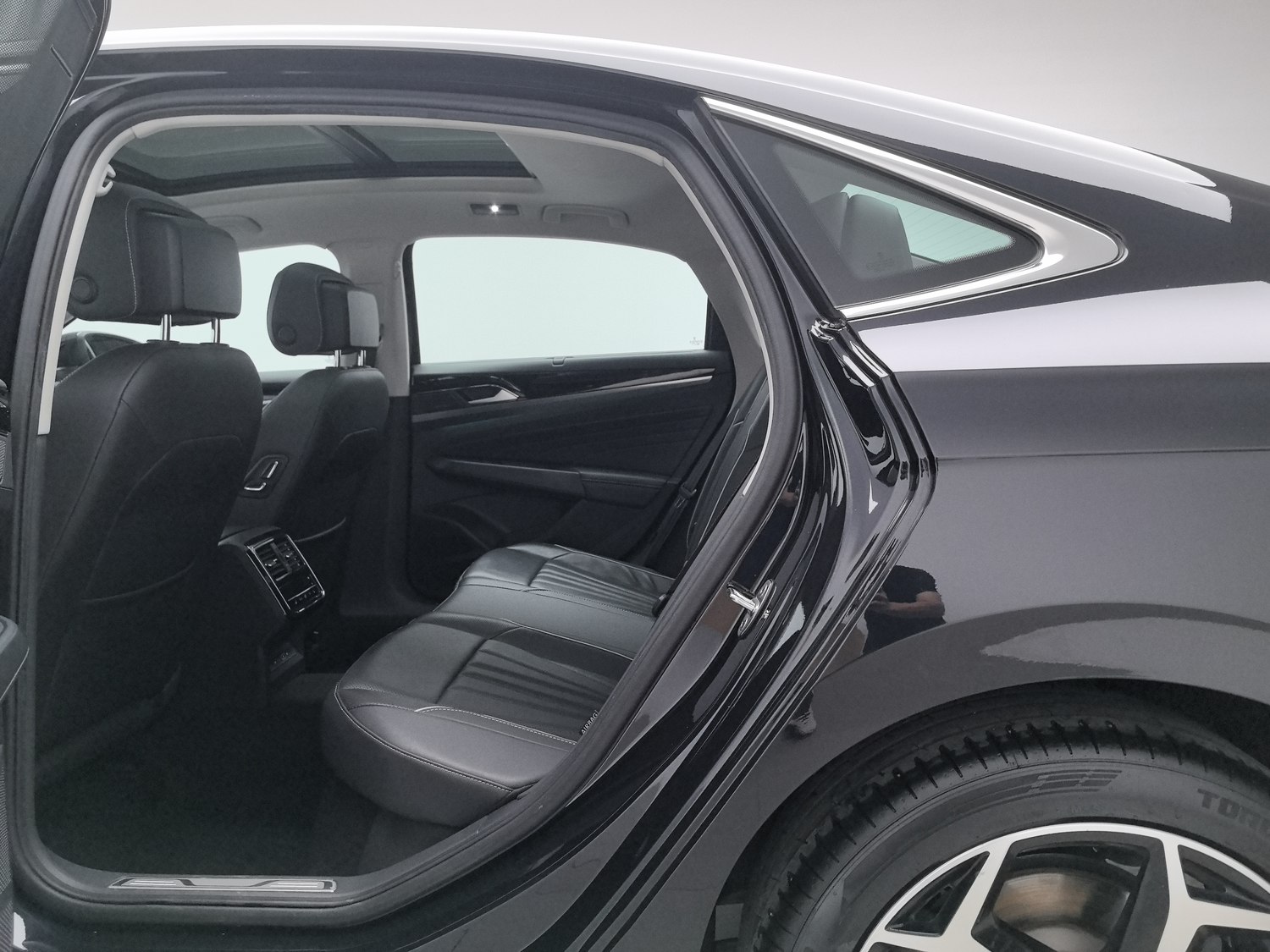 Used Volkswagen Passat 2024 2.0 AT