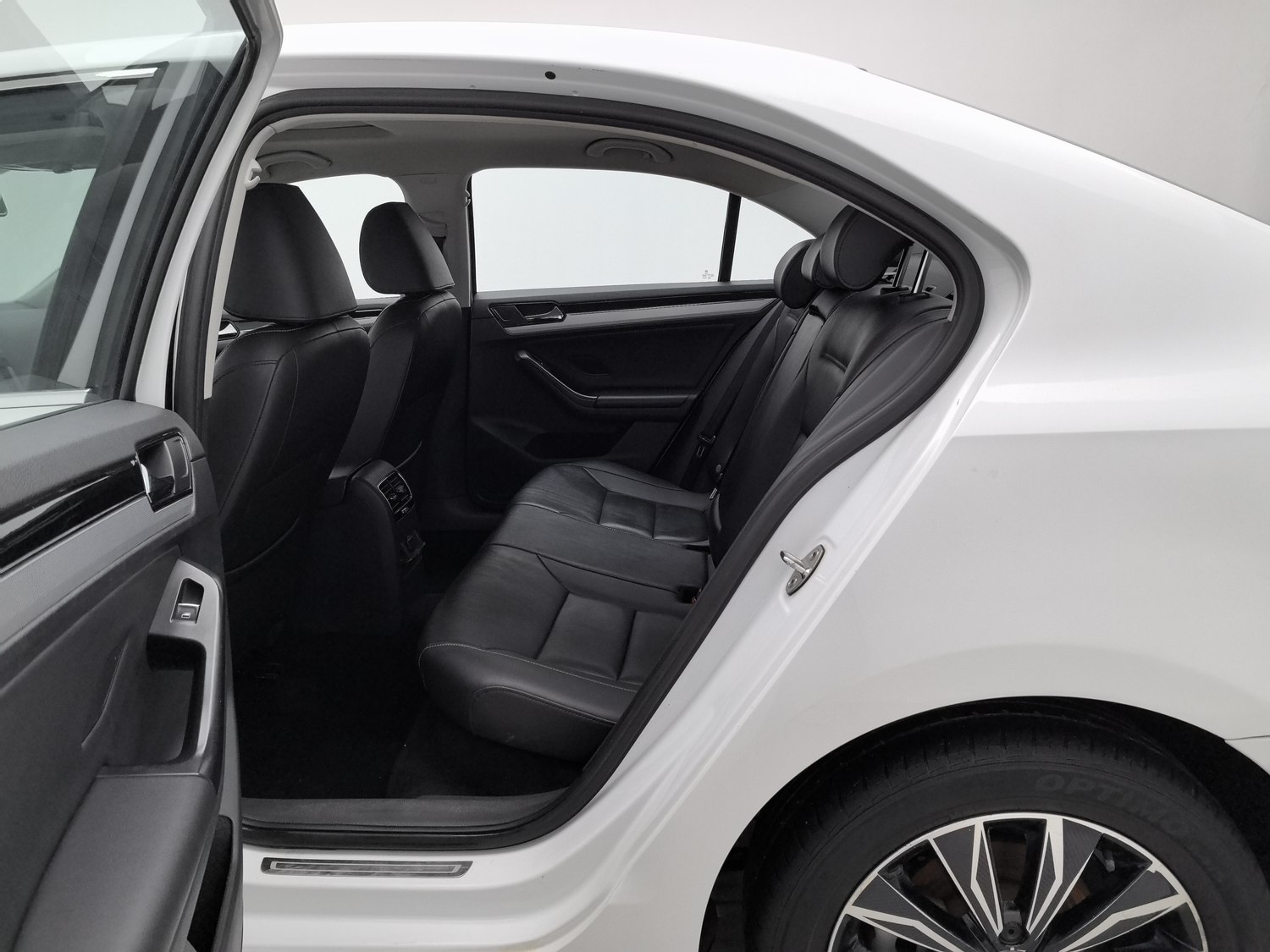 Used Volkswagen Sagitar 2018 1.4 AT