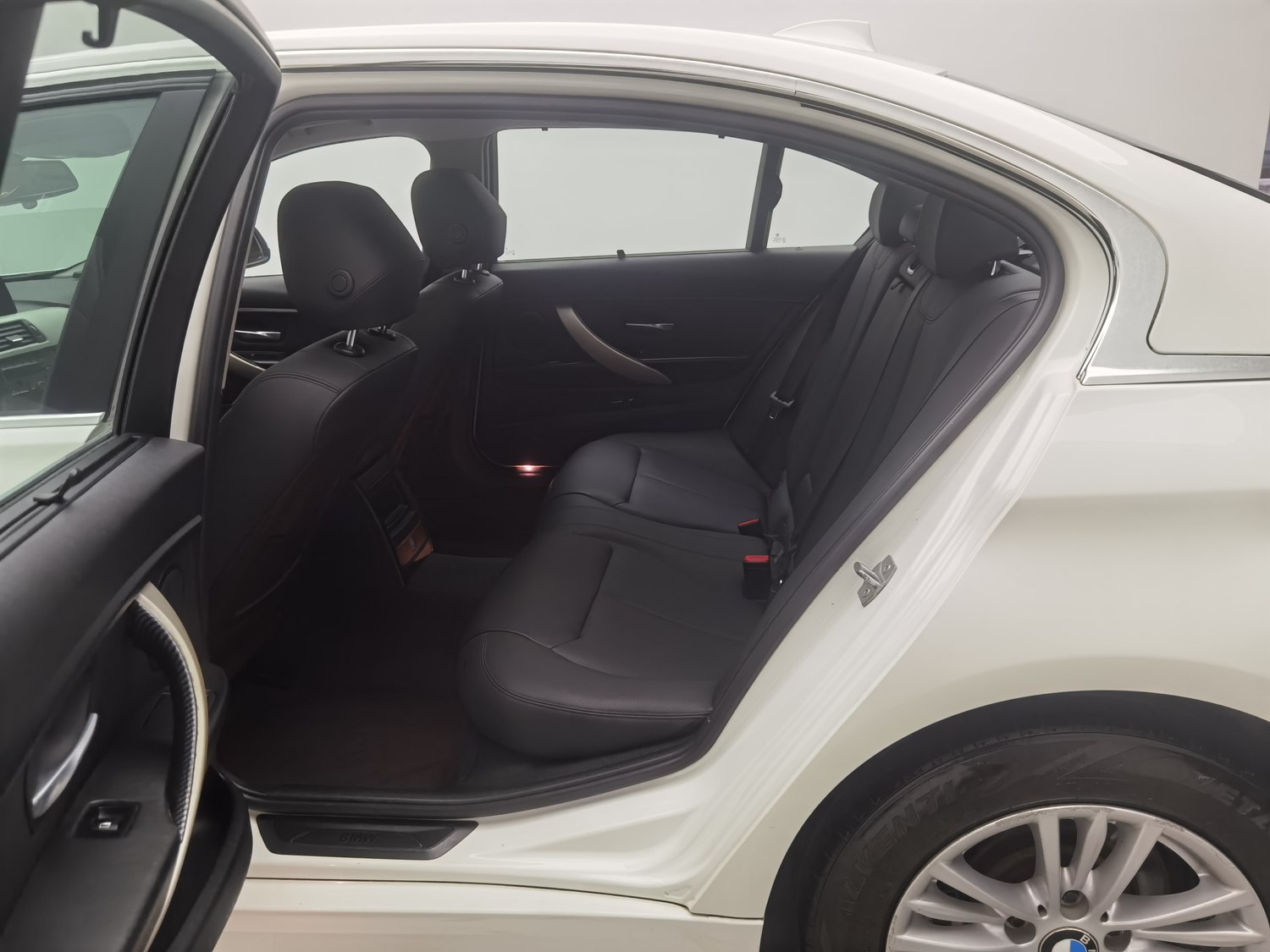 Used BMW 3 Series 2015 1.6 AT