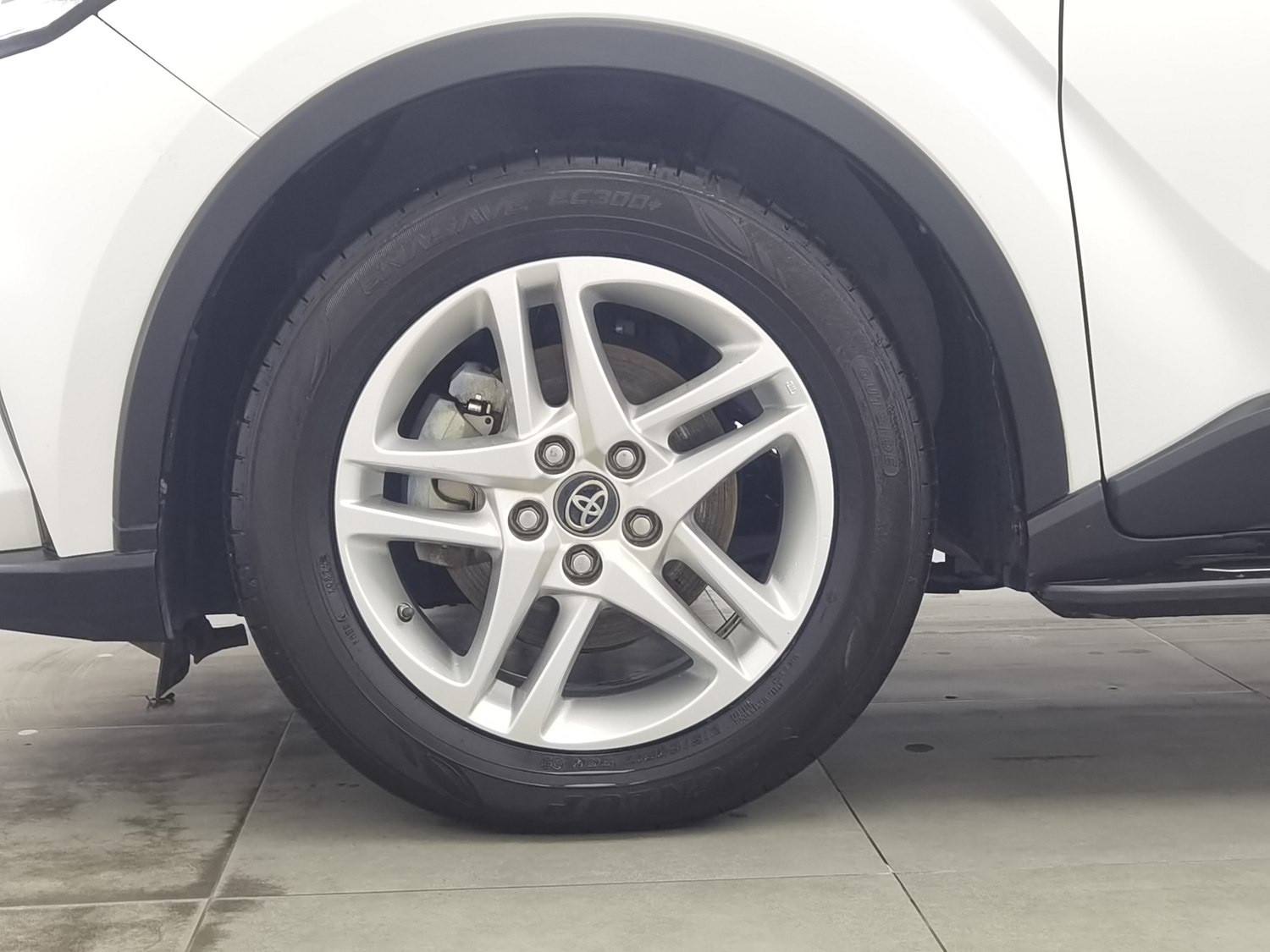 Used Toyota C-HR 2022 2.0 AT