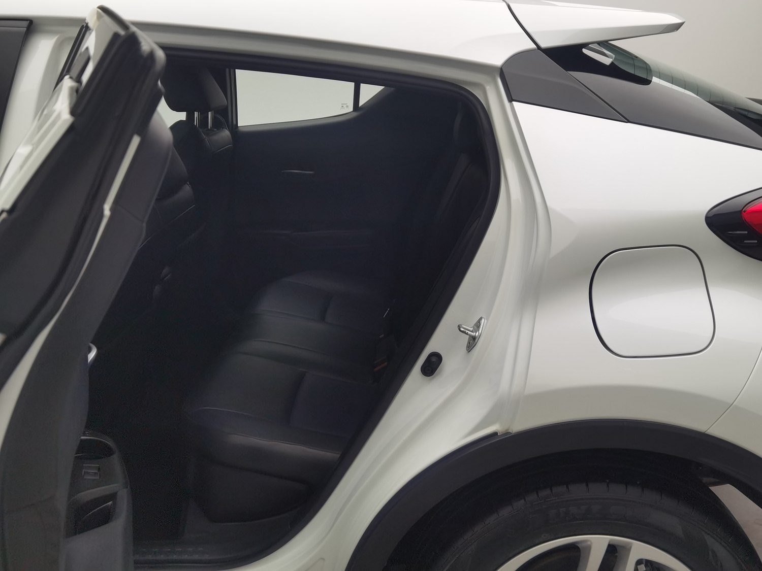 Used Toyota C-HR 2022 2.0 AT