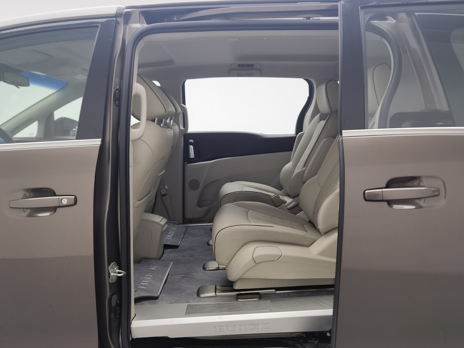 Used Buick GL8 2021 2.0 AT